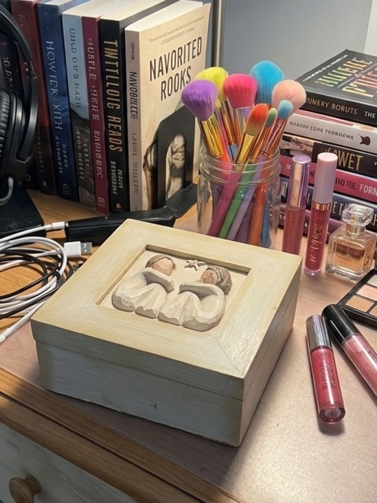 Willow Tree Other - Vintage Willow Tree Cream Wood style Friendship Figurine Base trinket box